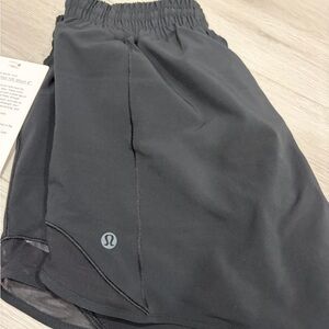 lululemon hotty hot short